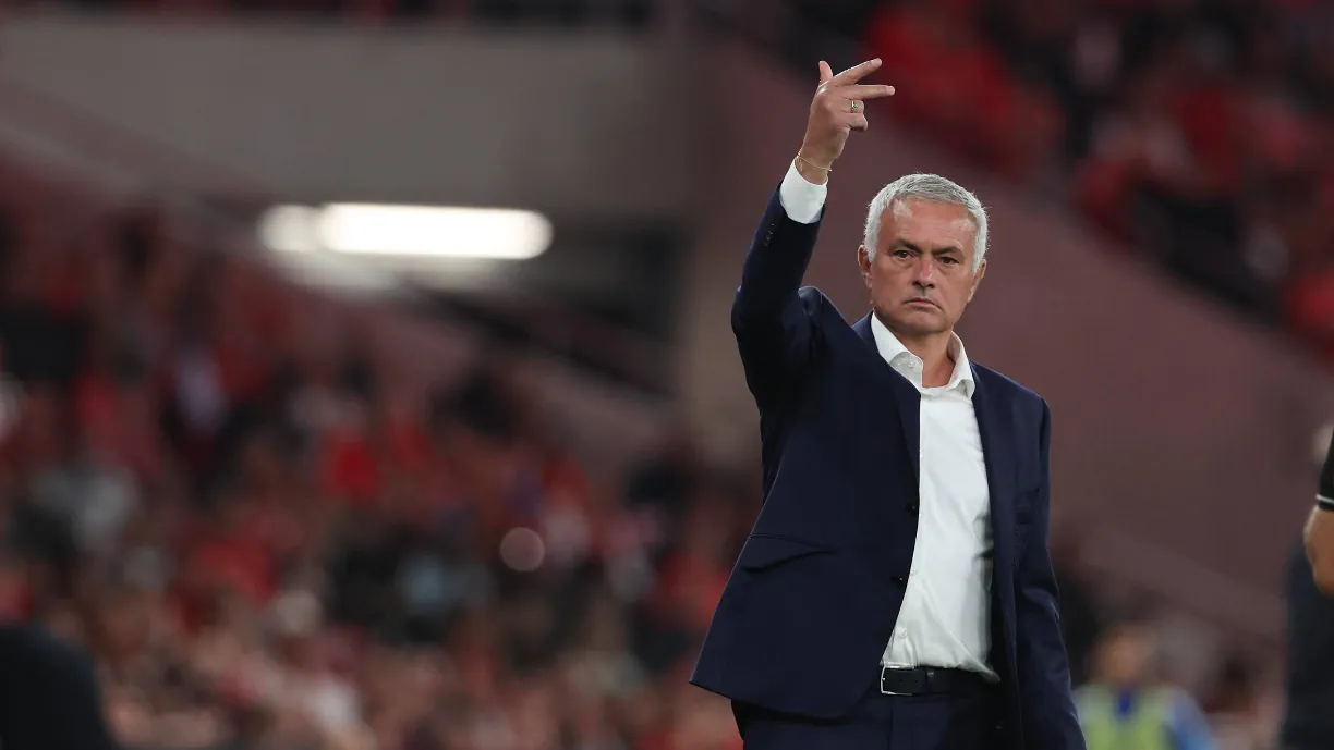 Mourinho prepara-se para fazer mudanças no ataque do Benfica