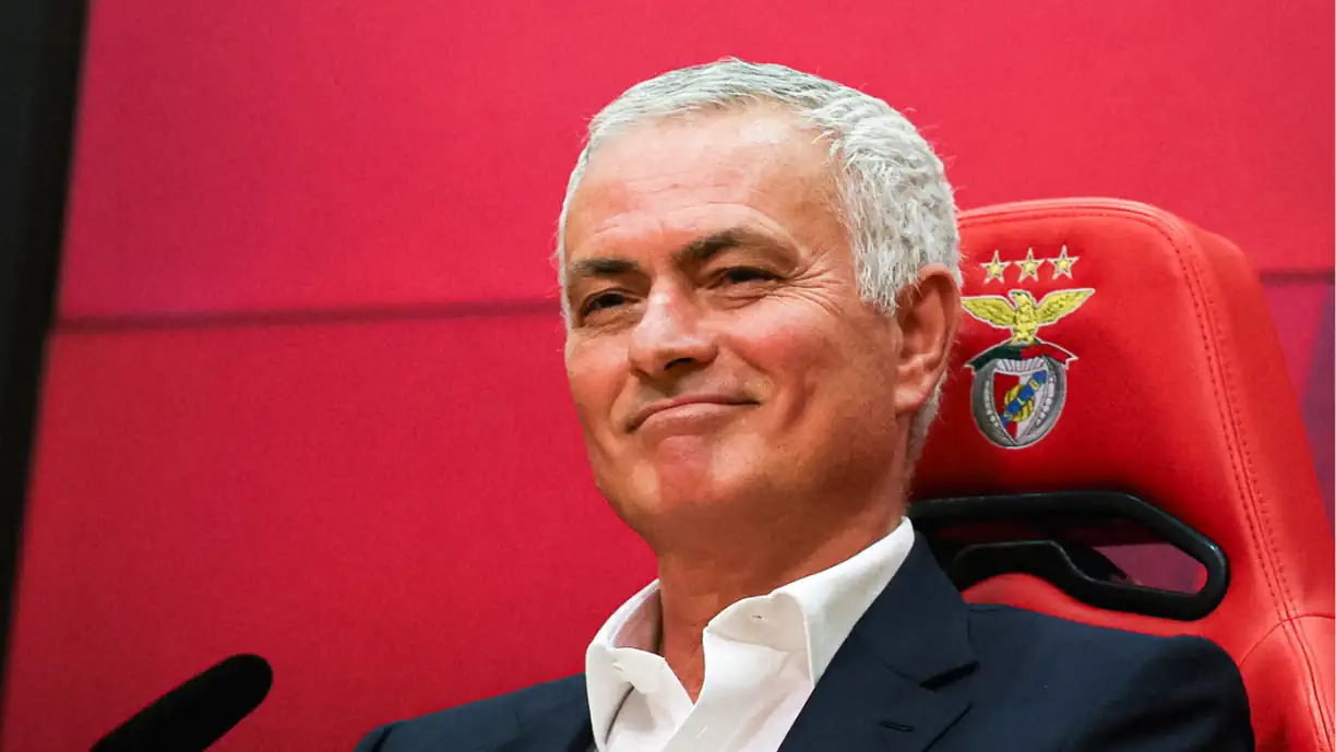 Pausa internacional deixa José Mourinho e o Benfica a sorrir