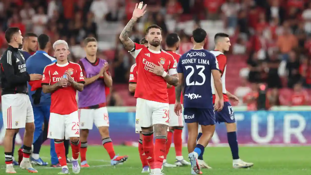 Nicolás Otamendi e Gianluca Prestianni dão boas notícias ao Benfica