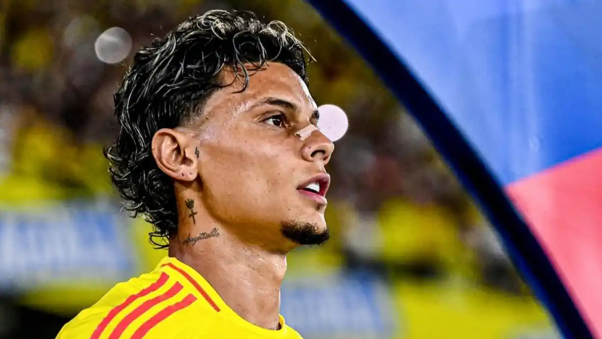 Richard Ríos vai estar ao lado de Luis Suárez na seleção colombiana, um mês antes do confronto entre Sporting e Benfica, da Liga 