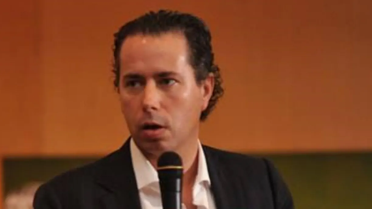 Rui Calafate diz que há um candidato na pole position das eleições do Benfica: "Armas"