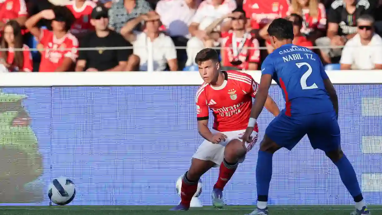 Samuel Dahl aborda rivalidade no Benfica: "Quero deixar a minha marca"