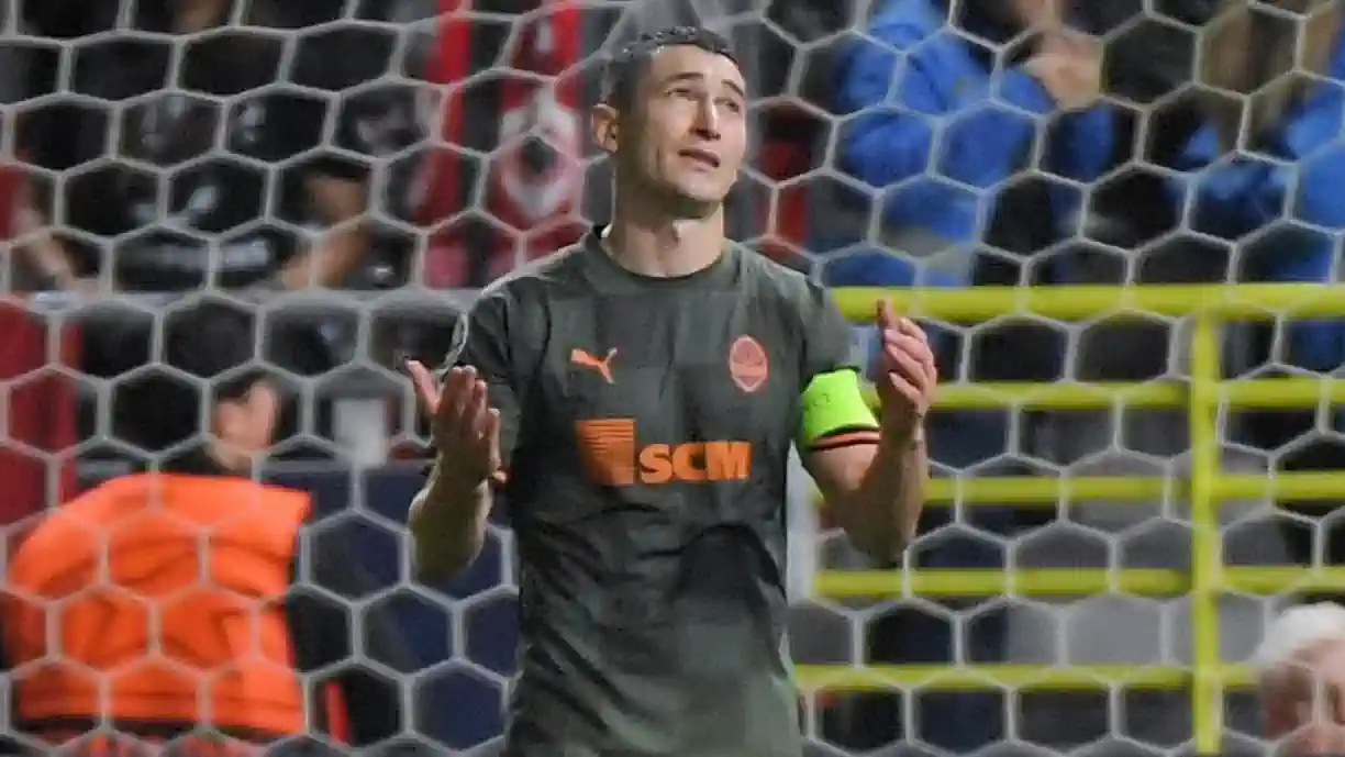 Stepanenko diz que "Benfica é grande passo" e avizinha saída de craque