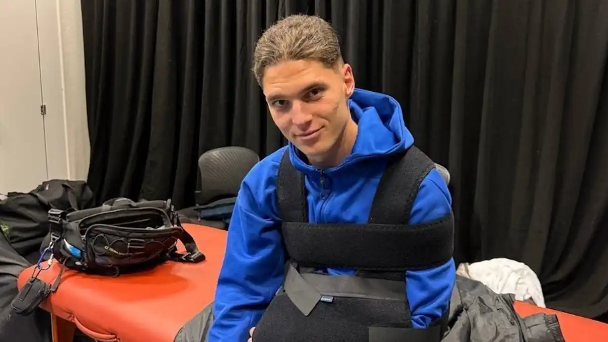 Lesão de Sudakov? Fisioterapeuta revela causa de problema do craque do Benfica: "Originou..."