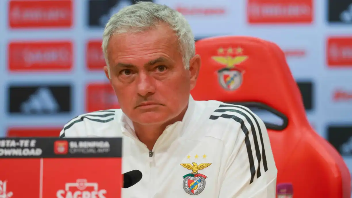 José Mourinho aponta dúvida antes do Casa Pia - Benfica: "Vem com um problema"