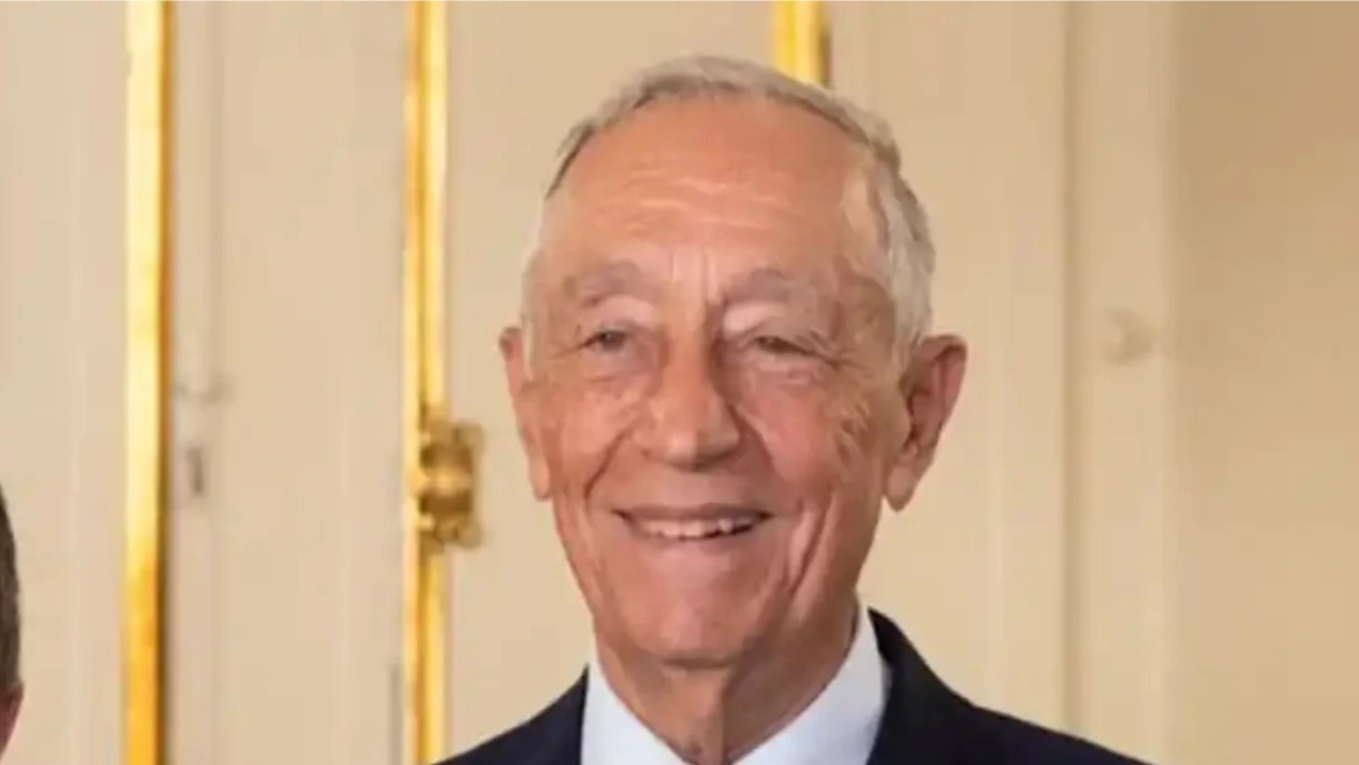 Marcelo Rebelo de Sousa atribui grande-colar da Ordem de Camões a adepto do Benfica