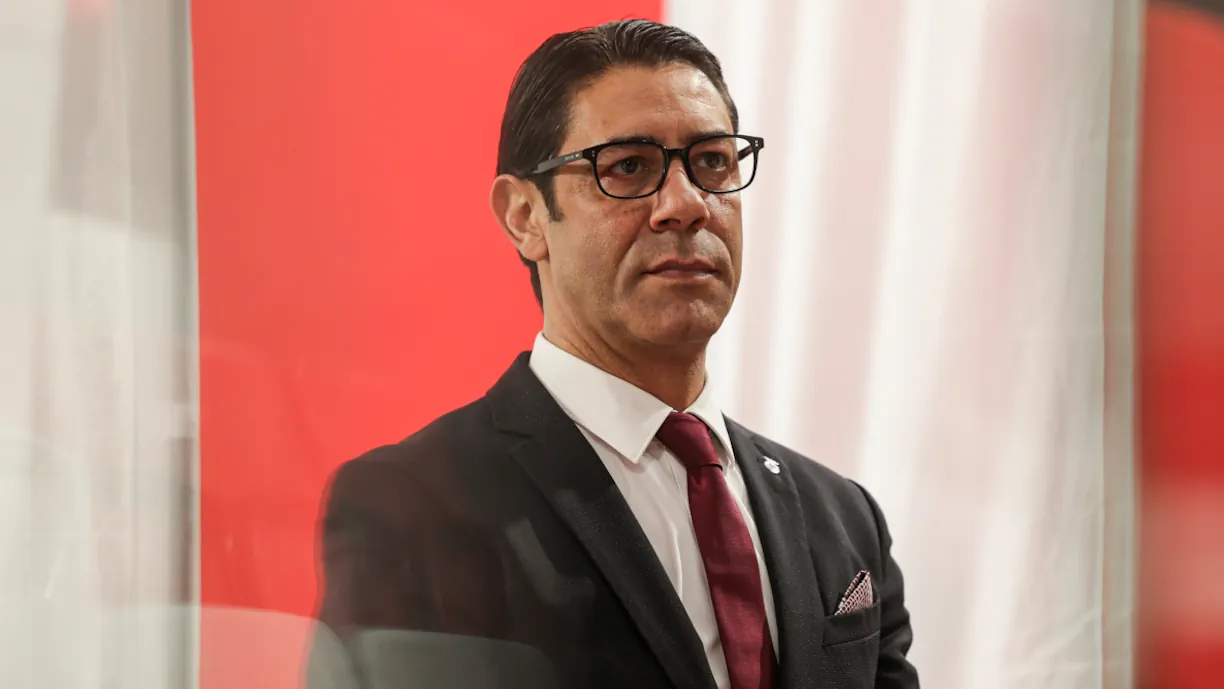 Oficial! Rui Costa acerta contrato com defesa e assegura futuro do Benfica