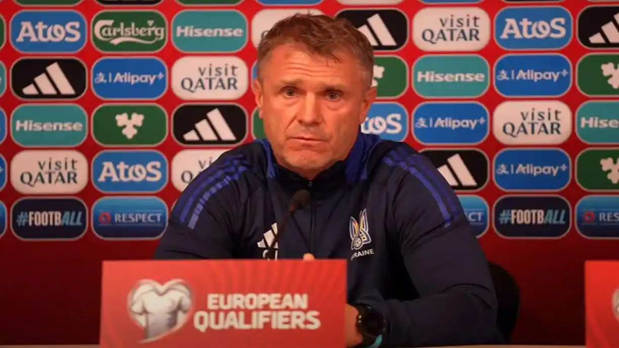 Palavras de Rebrov sobre futebolista geram mal-estar no Benfica