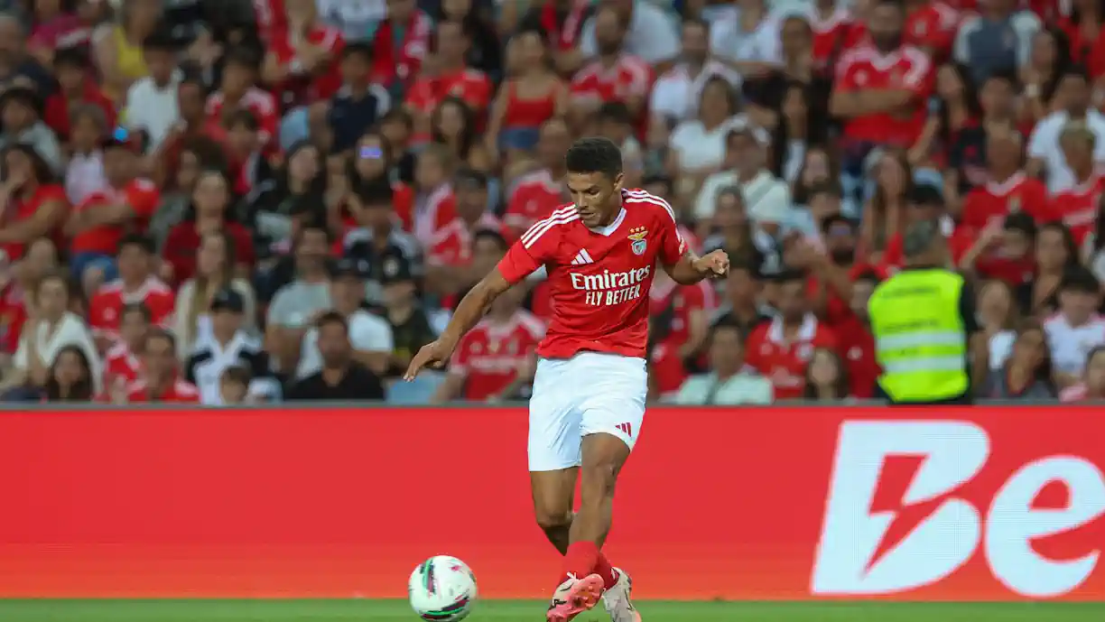 Já é conhecida a data de regresso de Alexander Bah no Benfica