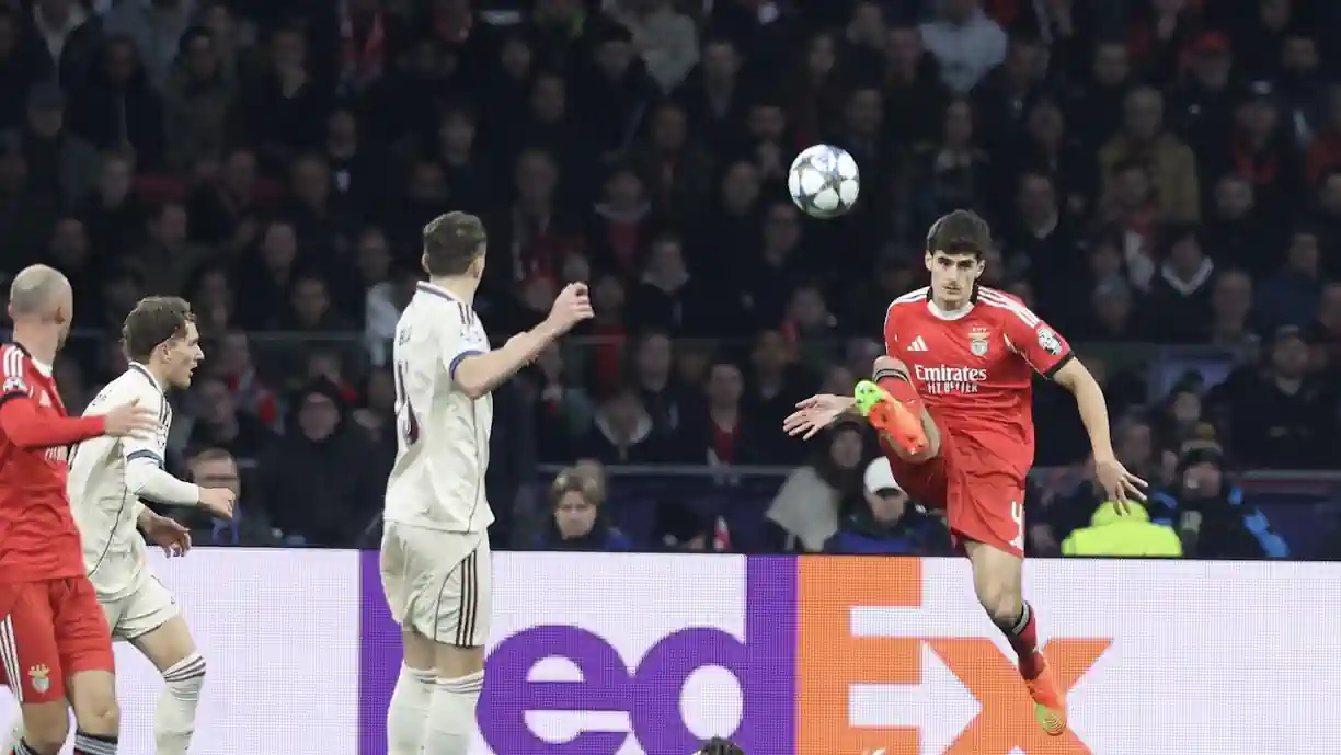 Penálti de António Silva no Ajax – Benfica? Jorge Faustino é perentório