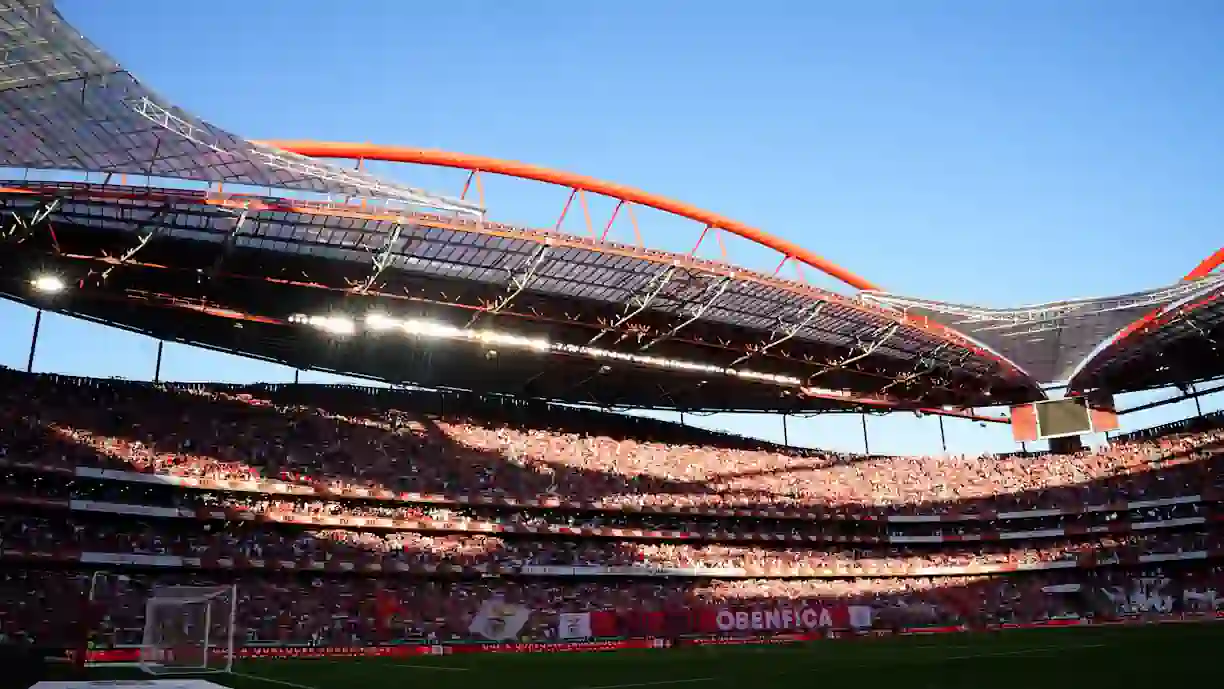 Encontro da 27ª jornada entre Benfica e Vitória de Guimarães vai ter um minuto de silêncio em memória de Silvino, que faleceu esta quinta-feira aos 67 anos