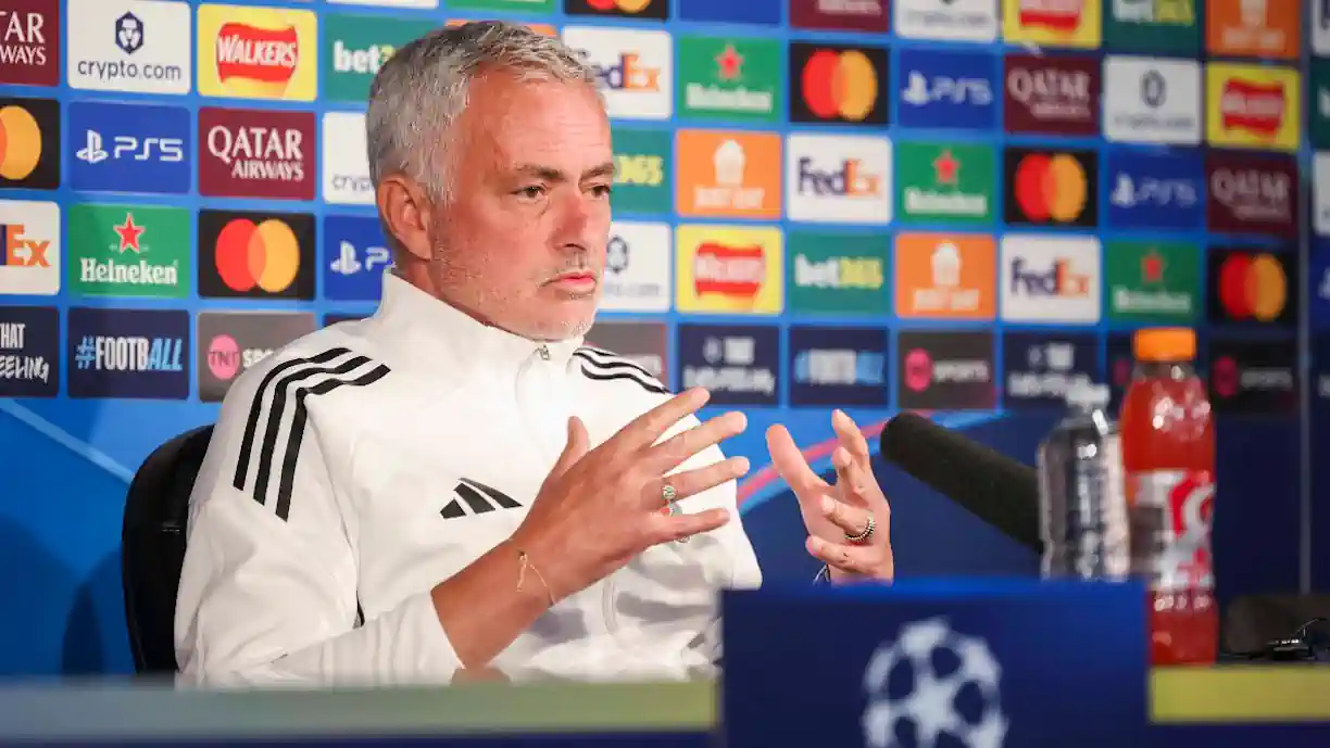 José Mourinho diz que vitória no Benfica - Bayer Leverkusen pode vir de fora do relvado