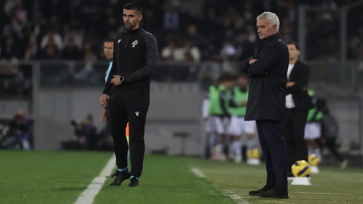 Antes do Benfica - Casa Pia, José Mourinho de olhos postos na 'prata da casa'