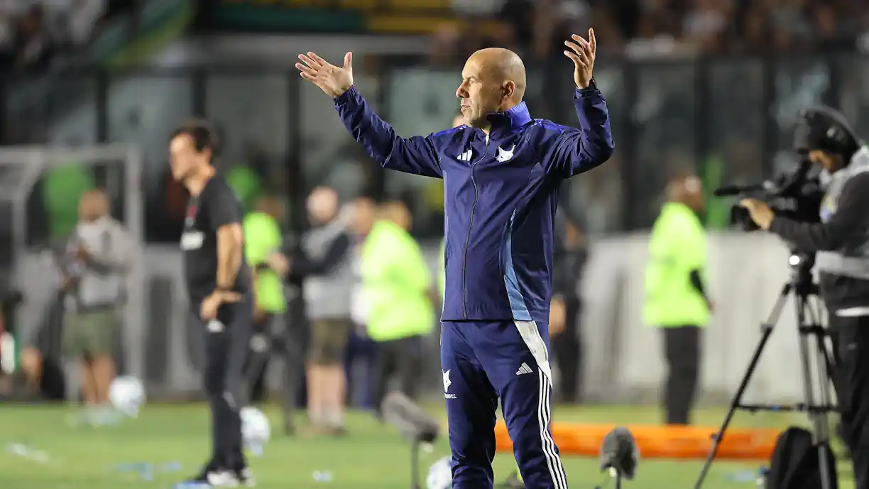 Flop do Benfica marca golaço e condena Leonardo Jardim no Juventude – Cruzeiro (Vídeo)