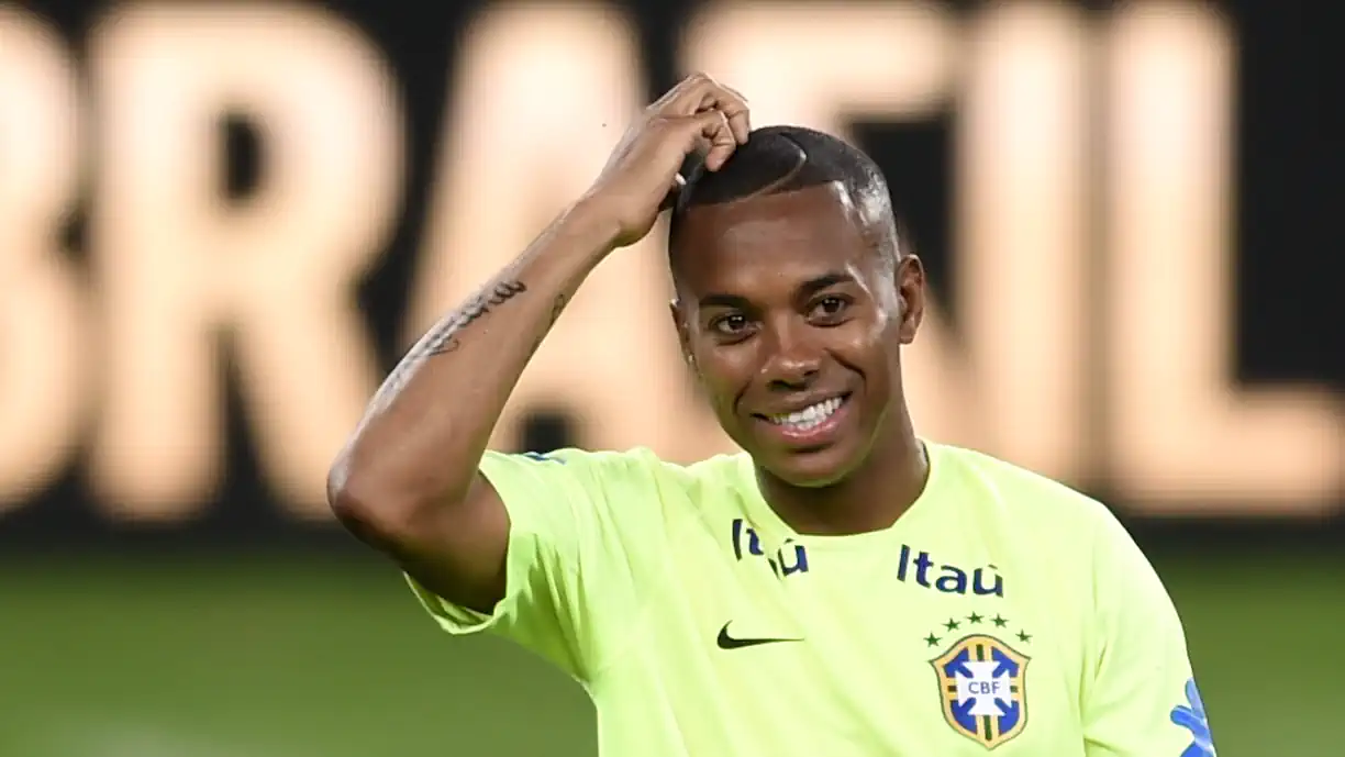 Benfica e Porto 'à cabeçada' por filho de Robinho