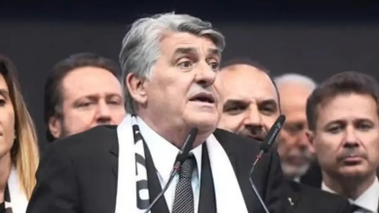 Serdal Adali admite castigar avançado apontado ao Benfica