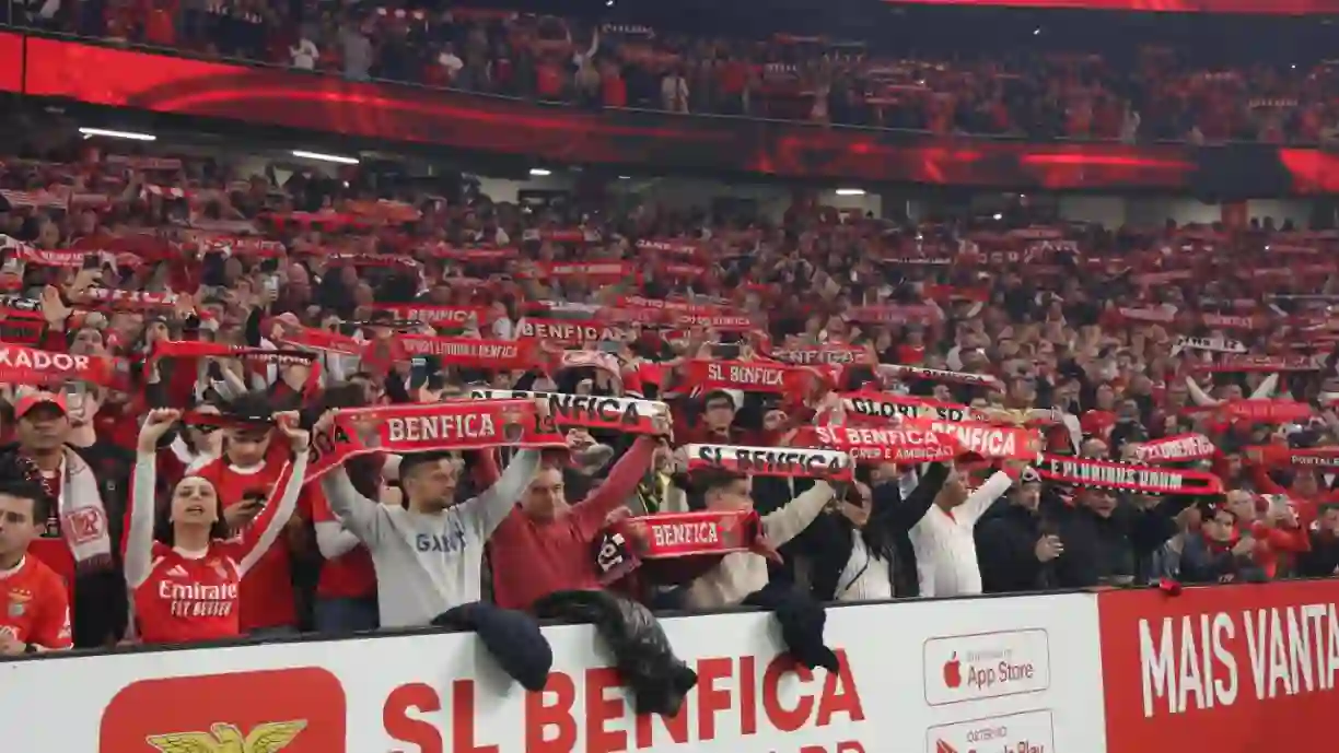 Benfica vence confortavelmente e inicia corrida ao título com o pé direito