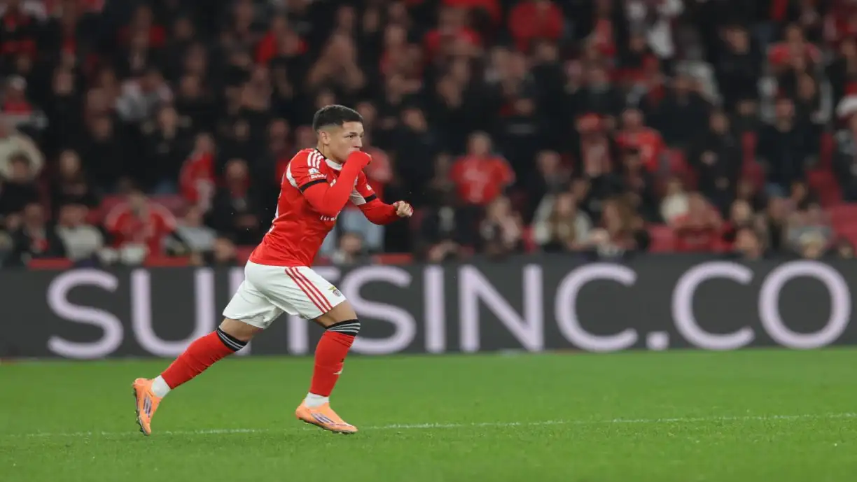 River Plate insiste e já são conhecidos os valores para 'roubar' Prestianni ao Benfica