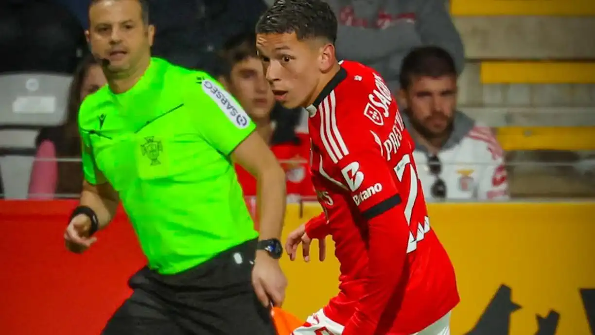 Com River Plate e não só à perna, Benfica define preço para libertar Prestianni
