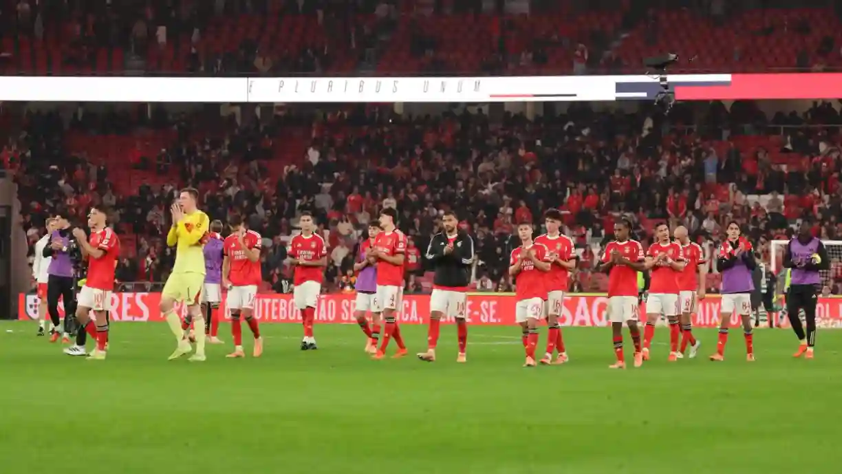 Benfica repete história pelos piores motivos após empate no dérbi