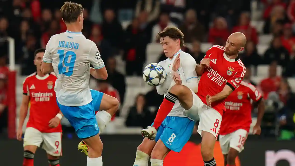 Lenda italiana elogia Benfica por 'secar' estrela do Nápoles: "Tem medo"