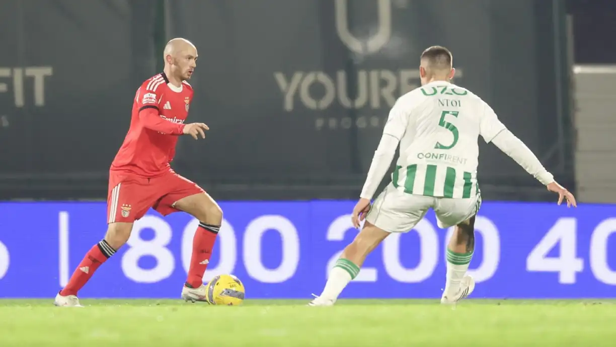 Fredrik Aursnes alcança feito importante no triunfo do Benfica frente ao Rio Ave