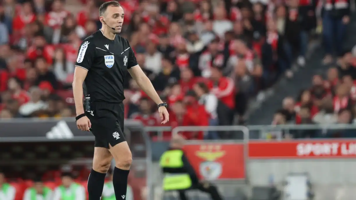 Bomba! Relatório de João Pinheiro revela detalhes chocantes no Benfica - Porto