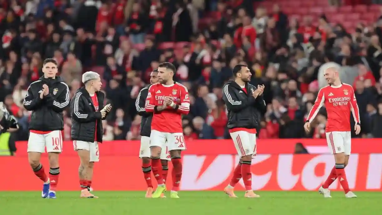 József Szabó diz que jogador do Benfica não é "adequado para equipas de topo"