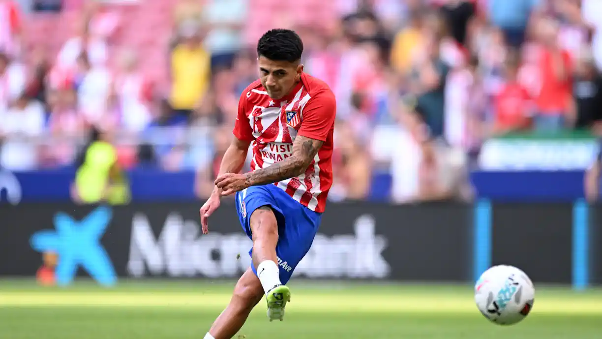 Benfica ganha nova esperança e sonha com Thiago Almada