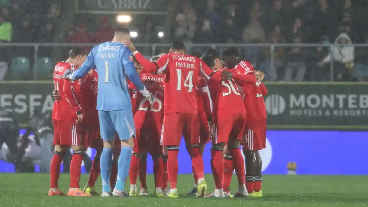 Benfica usa imagem do Super Bowl para promover jogo com o Santa Clara