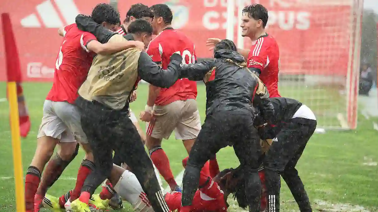 Pilar do Benfica foi inspiração para Triunfo frente ao Slavia Praga na UEFA Youth League (Vídeo)