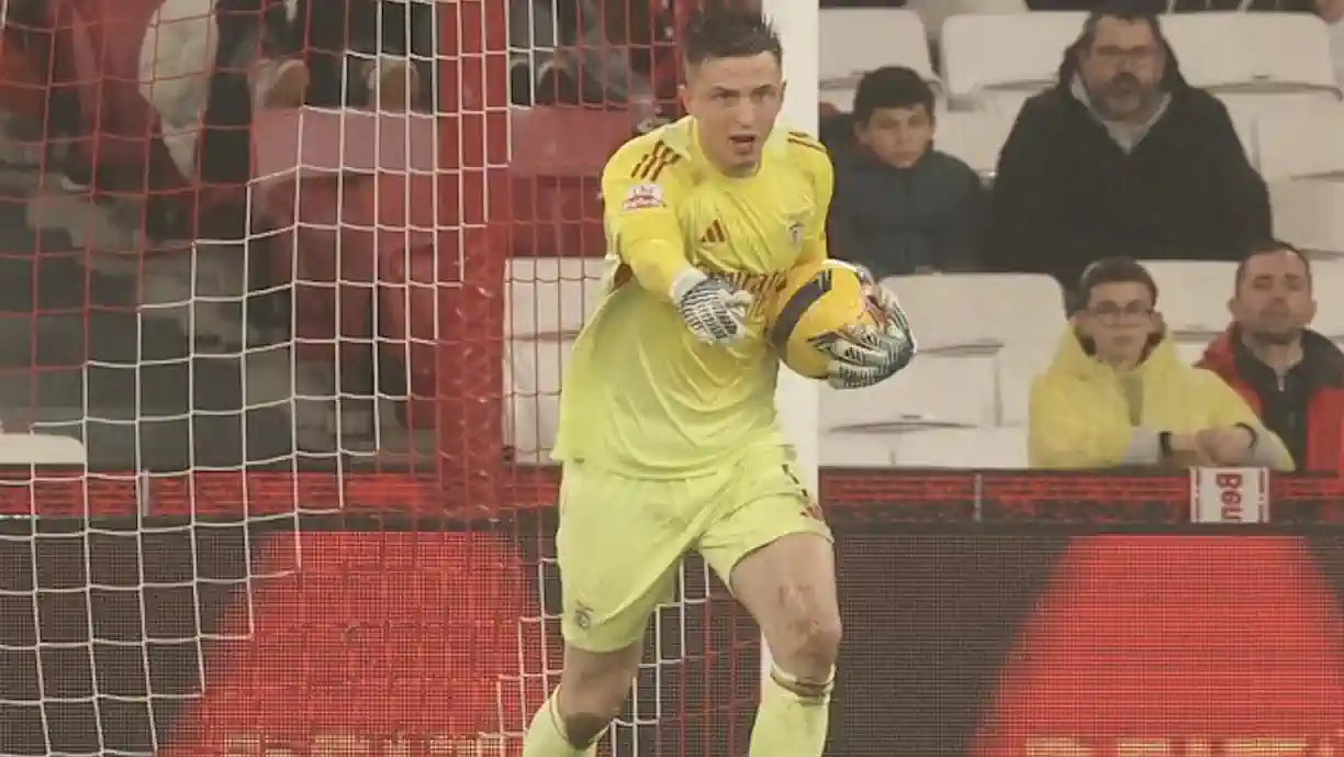 Inspirado em Trubin? Guarda-redes imita guardião do Benfica e decide aos 90+10