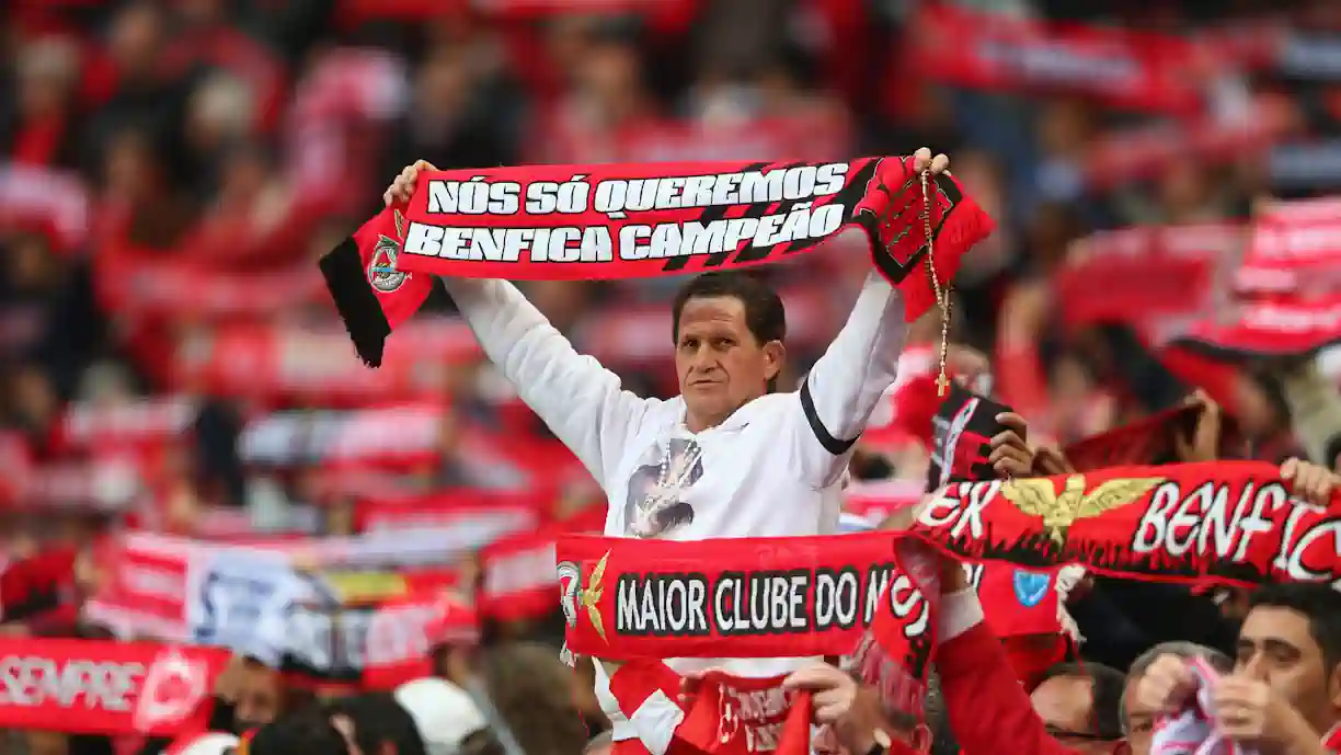 Benfica segue em frente na Taça de Portugal após jogo frenético com sete golos