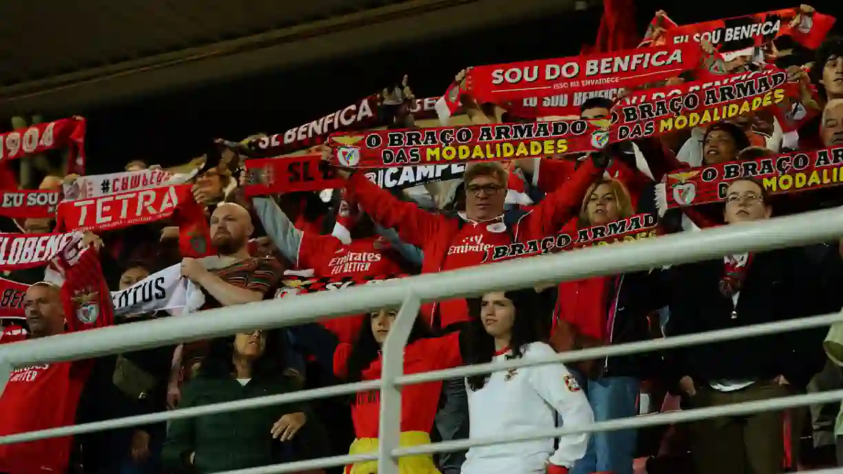 Jovem do Benfica marca presença em mais uma goleada da Espanha