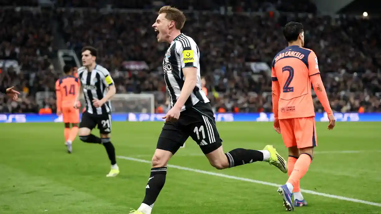 O Newcastle e o Barcelona protagonizaram um intenso duelo europeu, contando com a presença de João Cancelo, ex Benfica