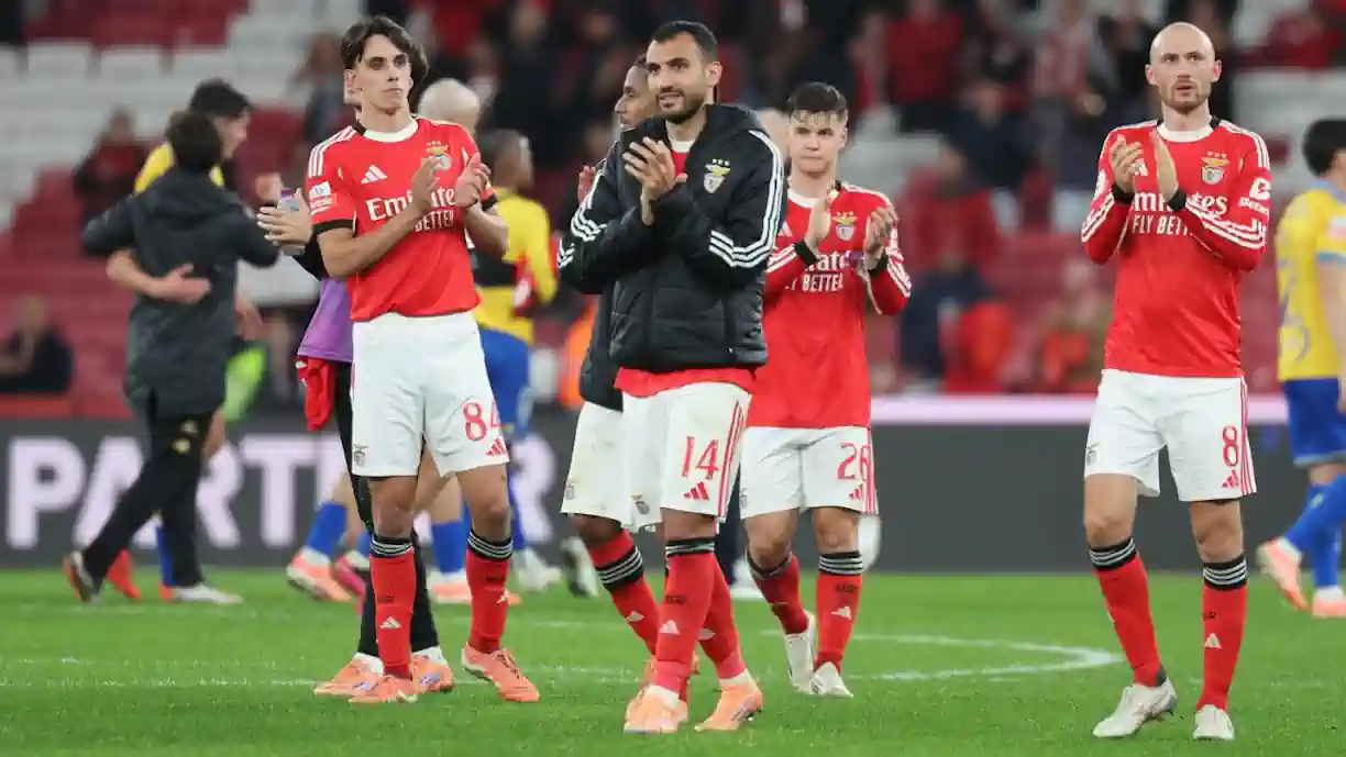 João Rego é mais uma baixa de José Mourinho para o Benfica - Vitória de Guimarães. Recentemente, o jovem médio apenas tem atuado pela formação secundária