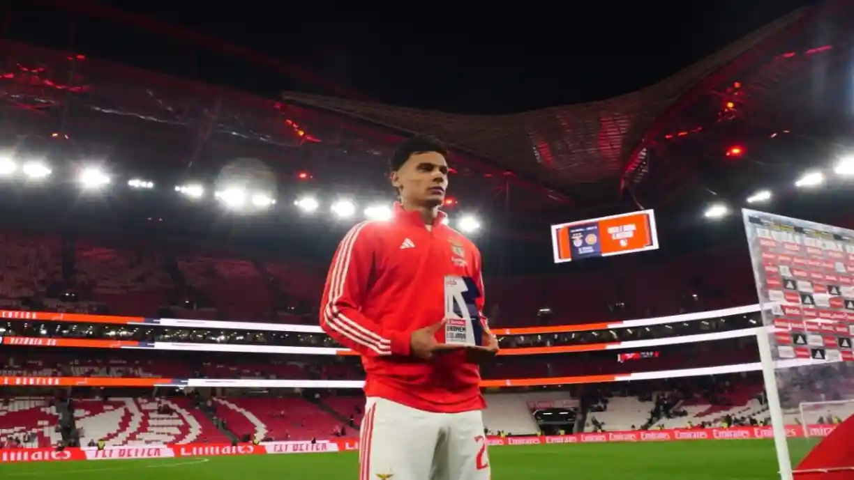 Richard Ríos foi o MVP da partida entre o Benfica e o Vitória SC, e a sua exibição garantiu um feito inédito para o médio. Fotografia: SL Benfica