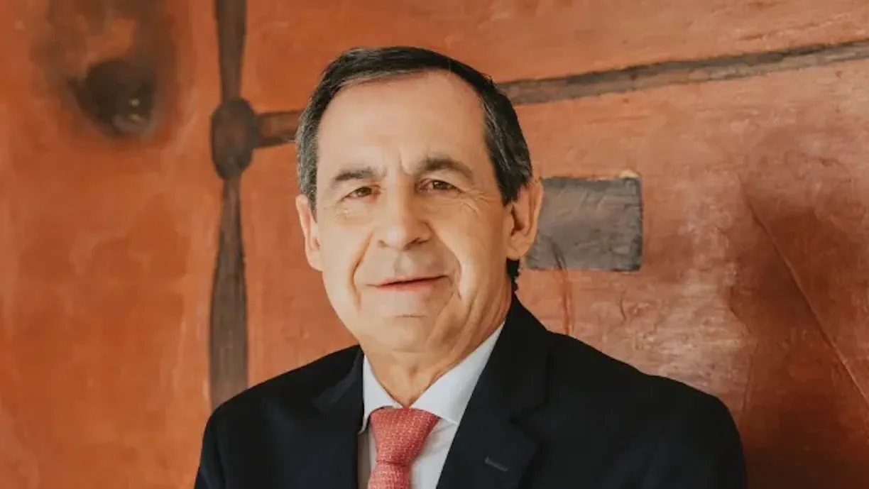  Rui Gomes da Silva, antigo vice-presidente do Benfica, defende a continuidade de José Mourinho no comando técnico das águias