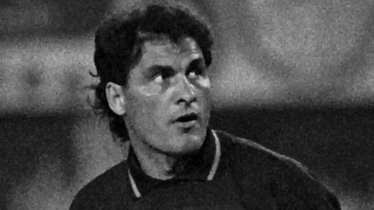 Silvino Louro faleceu esta quinta-feira, deixando o futebol português de luto; Ex internacional, que representou o Benfica, faleceu aos 67 anos