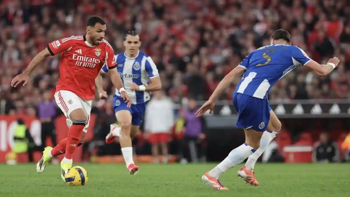 Iturralde González irredutível não dá razão a Pavlidis após o Benfica - Porto
