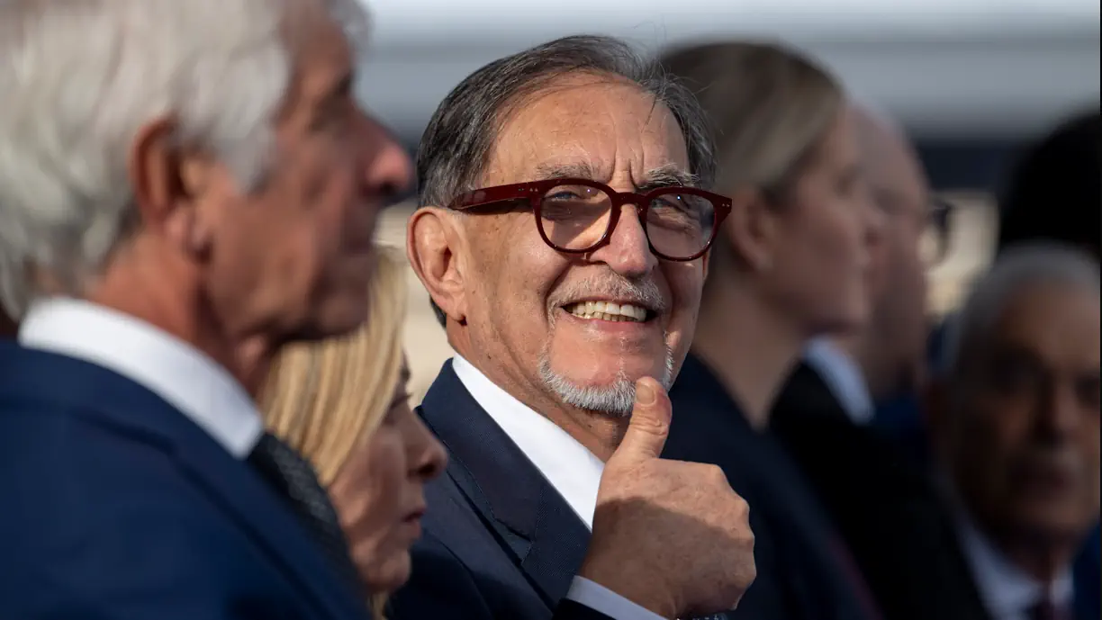 Ignazio La Russa, presidente do Senado italiano, quer ver José Mourinho, técnico do Benfica, a assumir a 'squadra azzurra'