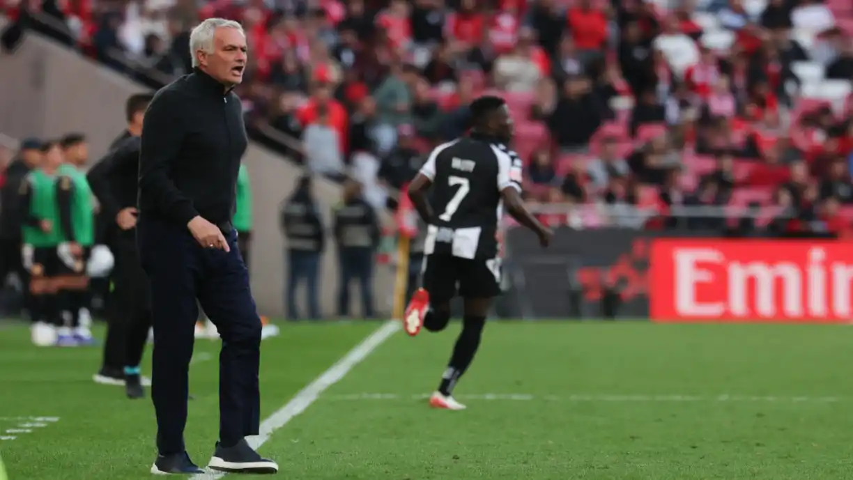 Confira o que disse José Mourinho no rescaldo do Benfica - Nacional, onde falou do Seixal, do futuro e do dérbi. Fotografia: SL Benfica