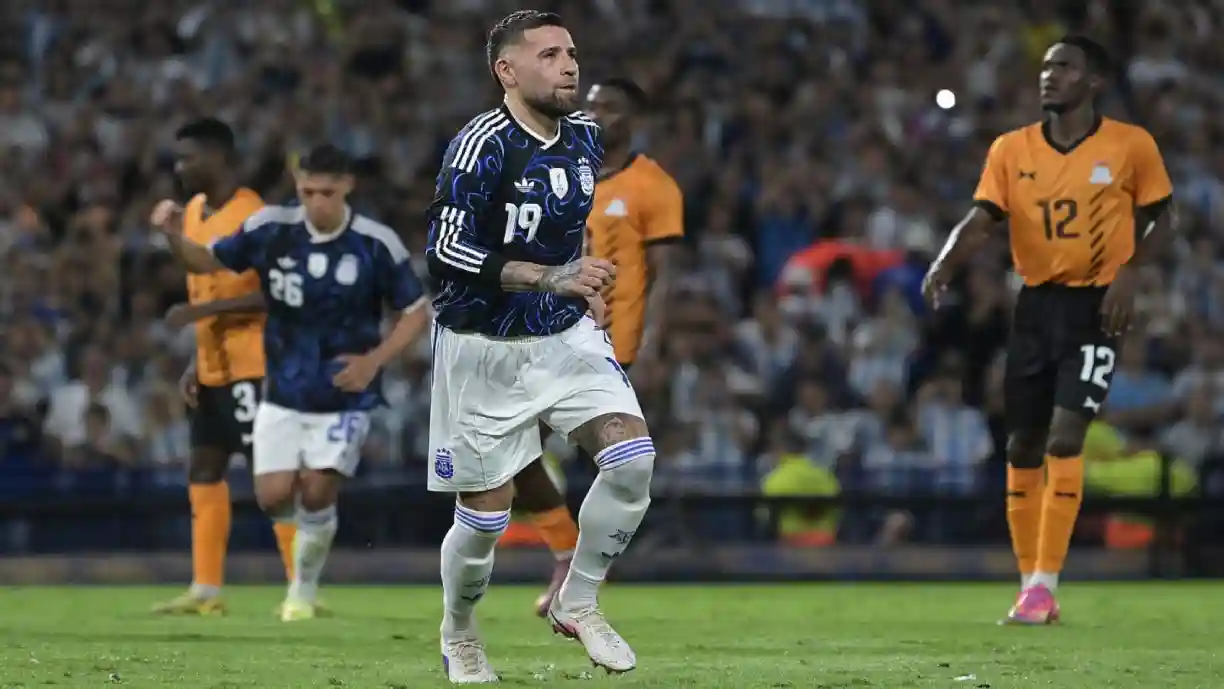 Otamendi eterno: capitão do Benfica despede-se da Argentina com goleada