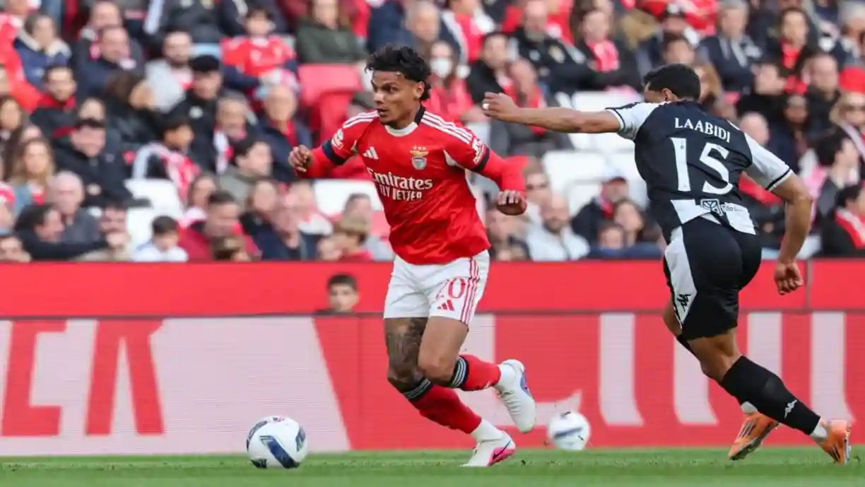 Mercado: cerco a Richard Ríos cresce e Benfica segue com atenção