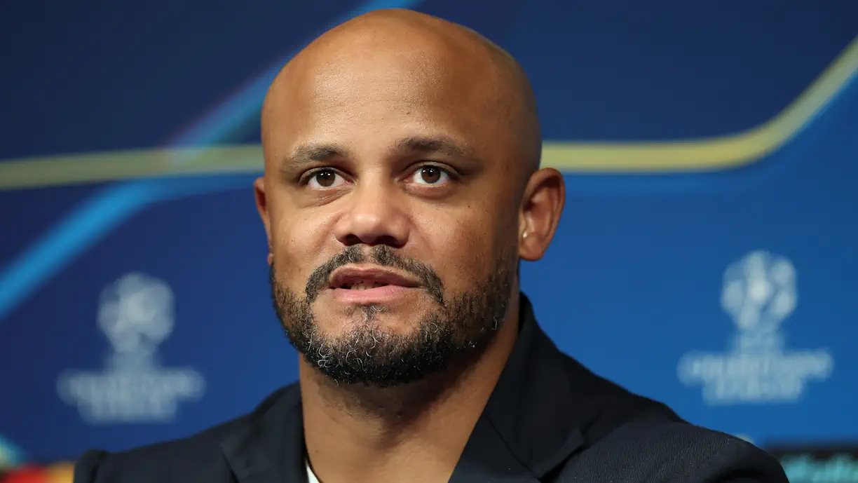 Nas últimas horas, a imprensa alemã apontou que o Bayern Munique e Vincent Kompany pensam em avançar por titular do Benfica