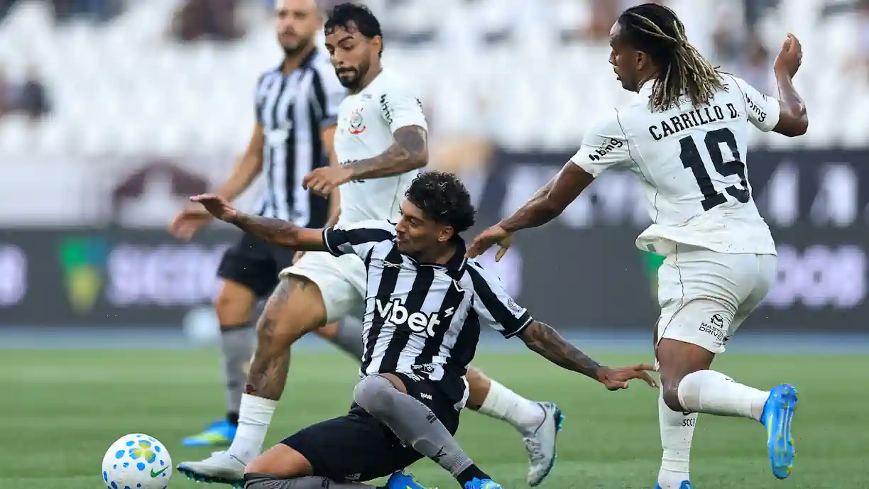 Flop do Benfica leva tudo e todos à loucura no Botafogo - Corinthians (Vídeo)