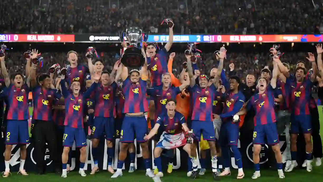 Desta vez com o Barcelona, João Cancelo tornou-se no primeiro jogador a ser campeão em quatro das cinco principais ligas europeus (David Ramos/Getty Images)