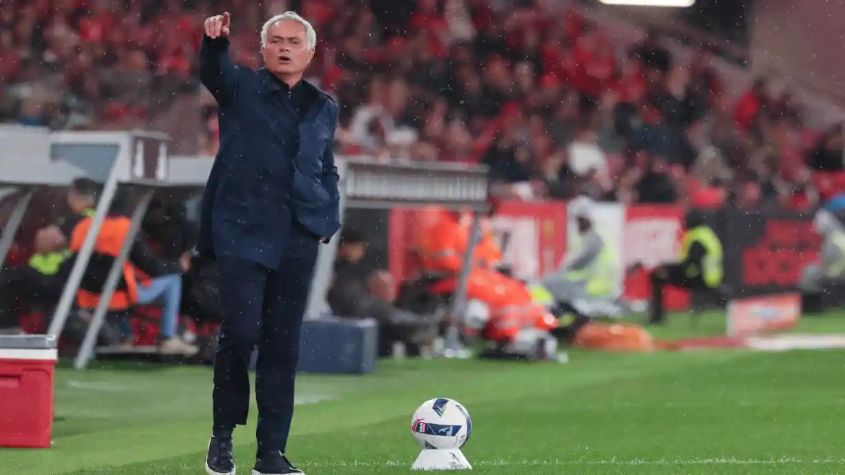 Jogo "muito bom", Estoril e contrato: o que disse José Mourinho após o Benfica - Braga