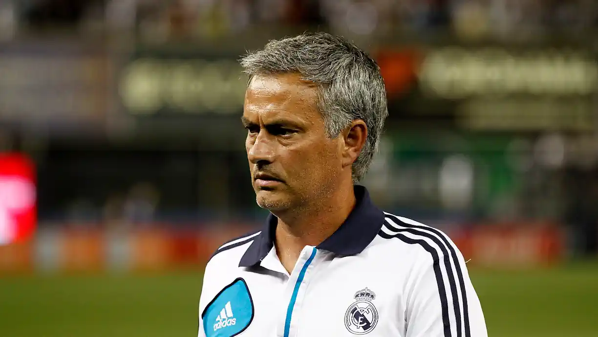 Mourinho no Real Madrid? Núcleo português indeciso sobre técnico do Benfica: "Tema controverso"