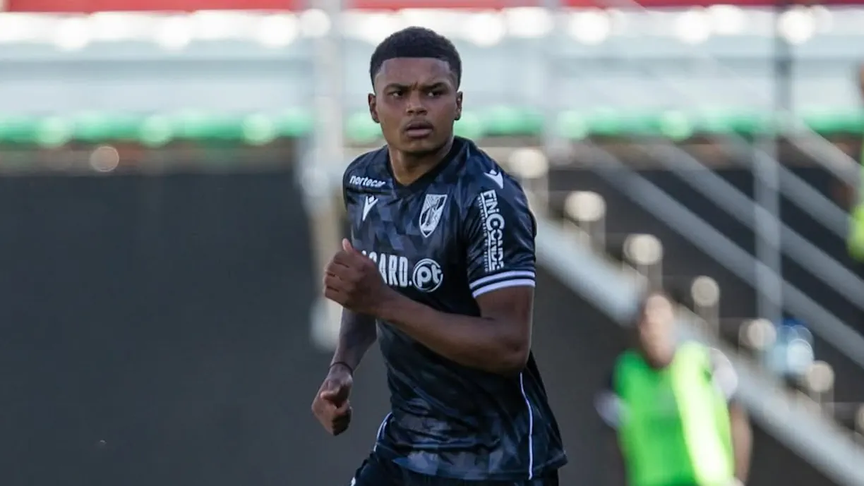Noah Saviolo protagonizou um momento insólito nas redes sociais que rapidamente chamou a atenção dos adeptos do Vitória de Guimarães e Benfica